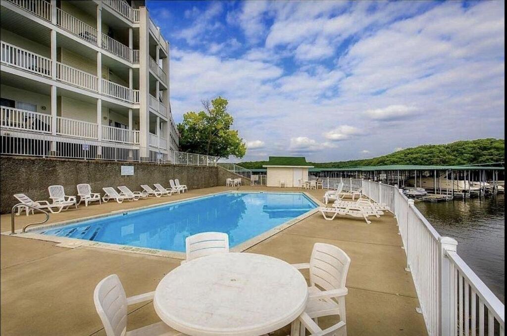 Family Fun Lakefront Condo At Parkview Bay 오사지비치 외부 사진